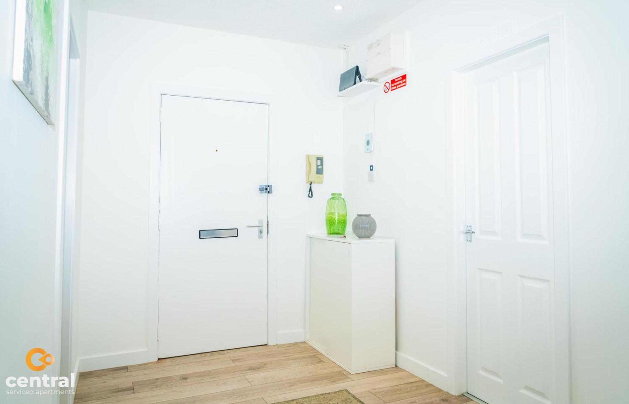 Serviced Apartments: Cozy 2-bedroom Near Centre & Transport Apartment Dundee