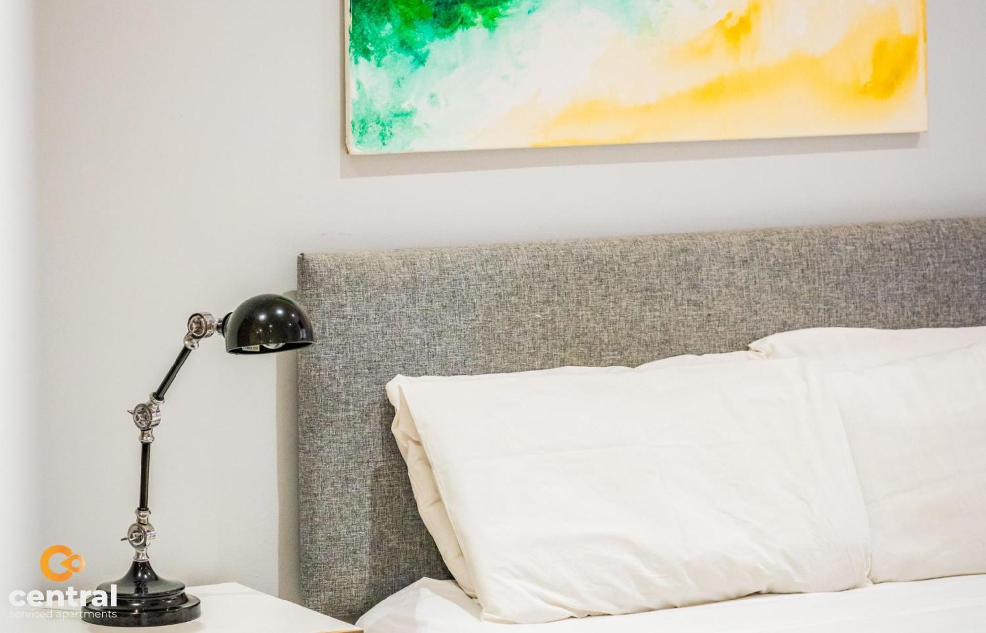 Serviced Apartments: Cozy 2-bedroom Near Centre & Transport