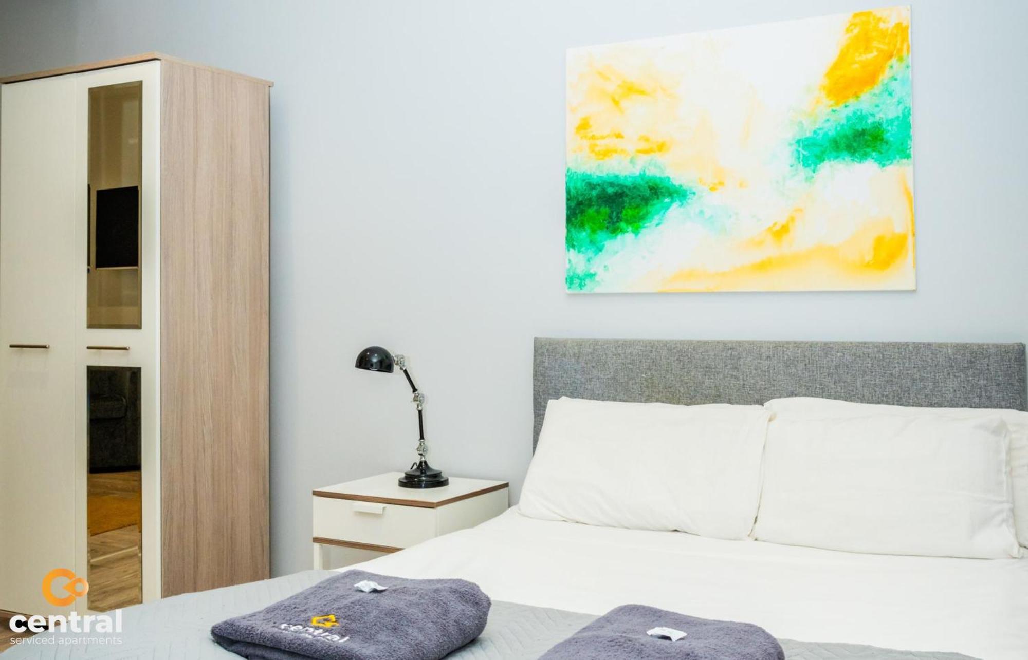 Serviced Apartments: Cozy 2-bedroom Near Centre & Transport Apartment